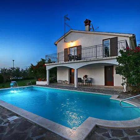 Spacious Lanima - Peaceful Location Poreč