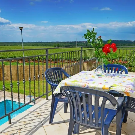 Spacious Lanima - Peaceful Location Villa *