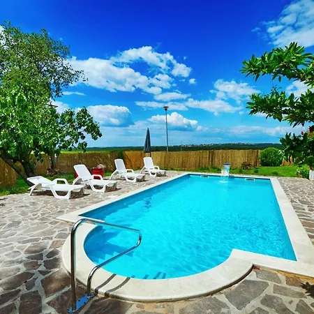 Spacious Lanima - Peaceful Location Poreč