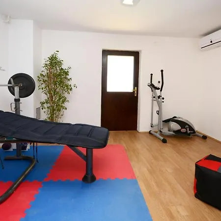 Spacious Lanima - Peaceful Location Villa