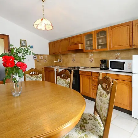Spacious Lanima - Peaceful Location Villa *