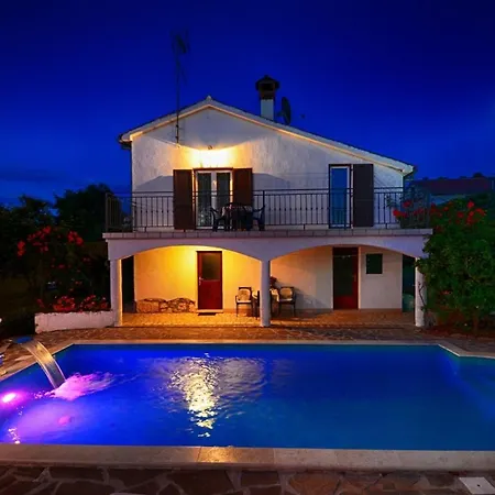 Villa Spacious Lanima - Peaceful Location Porec