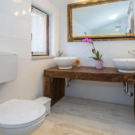 Spacious Lanima - Peaceful Location Villa Porec