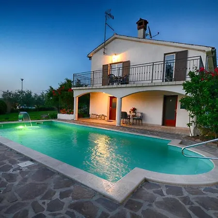 Villa Spacious Lanima - Peaceful Location