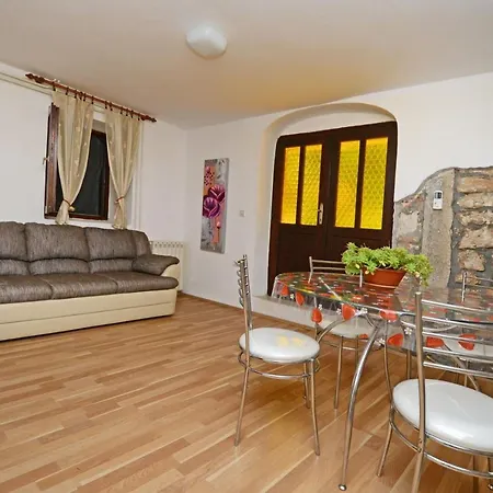 Spacious Lanima - Peaceful Location Villa *