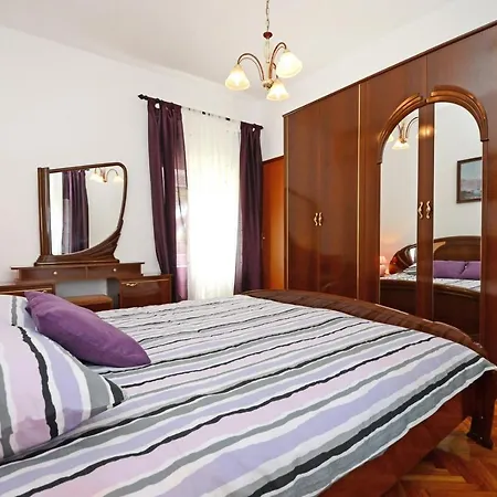 Spacious Lanima - Peaceful Location Villa *