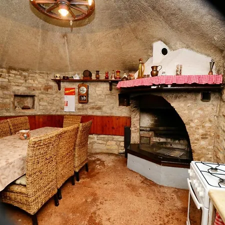 Spacious Lanima - Peaceful Location Villa *